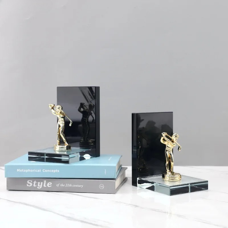 Aesthetic Bookend - ประติมากรรมนักกอล์ฟสีทอง ของตกแต่งแบบนามธรรม ฐานคริสตัล ของประดับโต๊ะทำงาน ตกแต่งห้องสมุด ชั้นวางหนังสือ